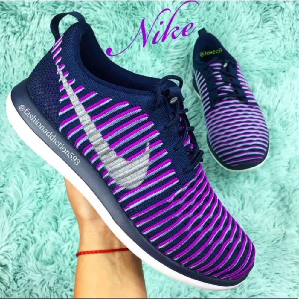 Nike Roshe Two Flyknit Women’s purple white shoes - Picture 3 of 4